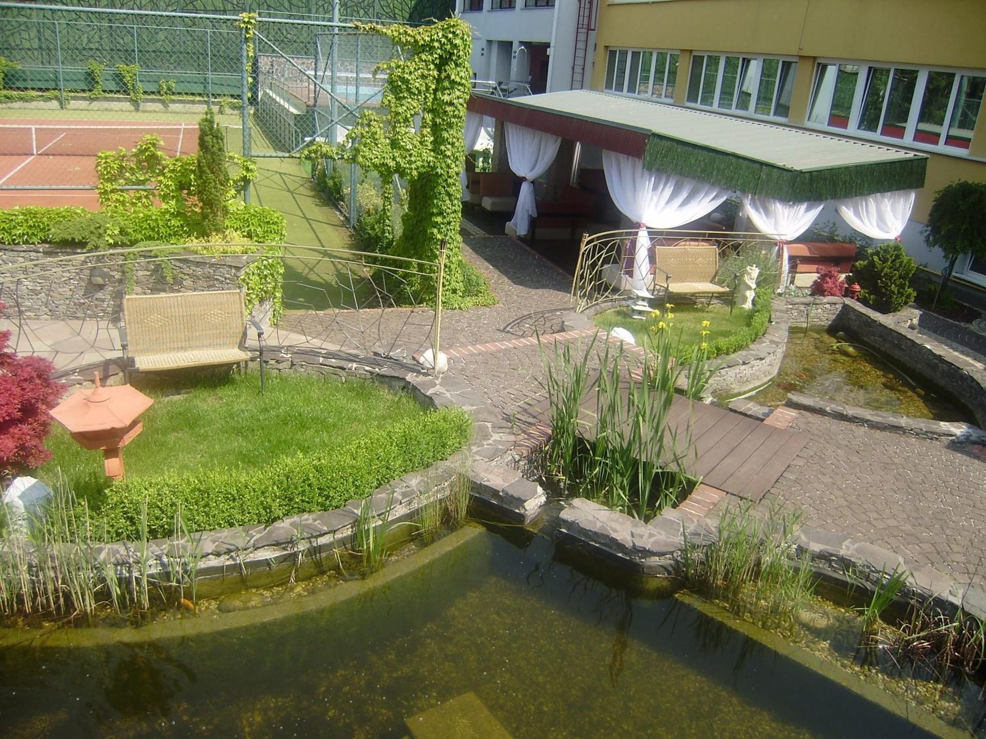 Hotel Therma Dunajska Streda Exterior photo