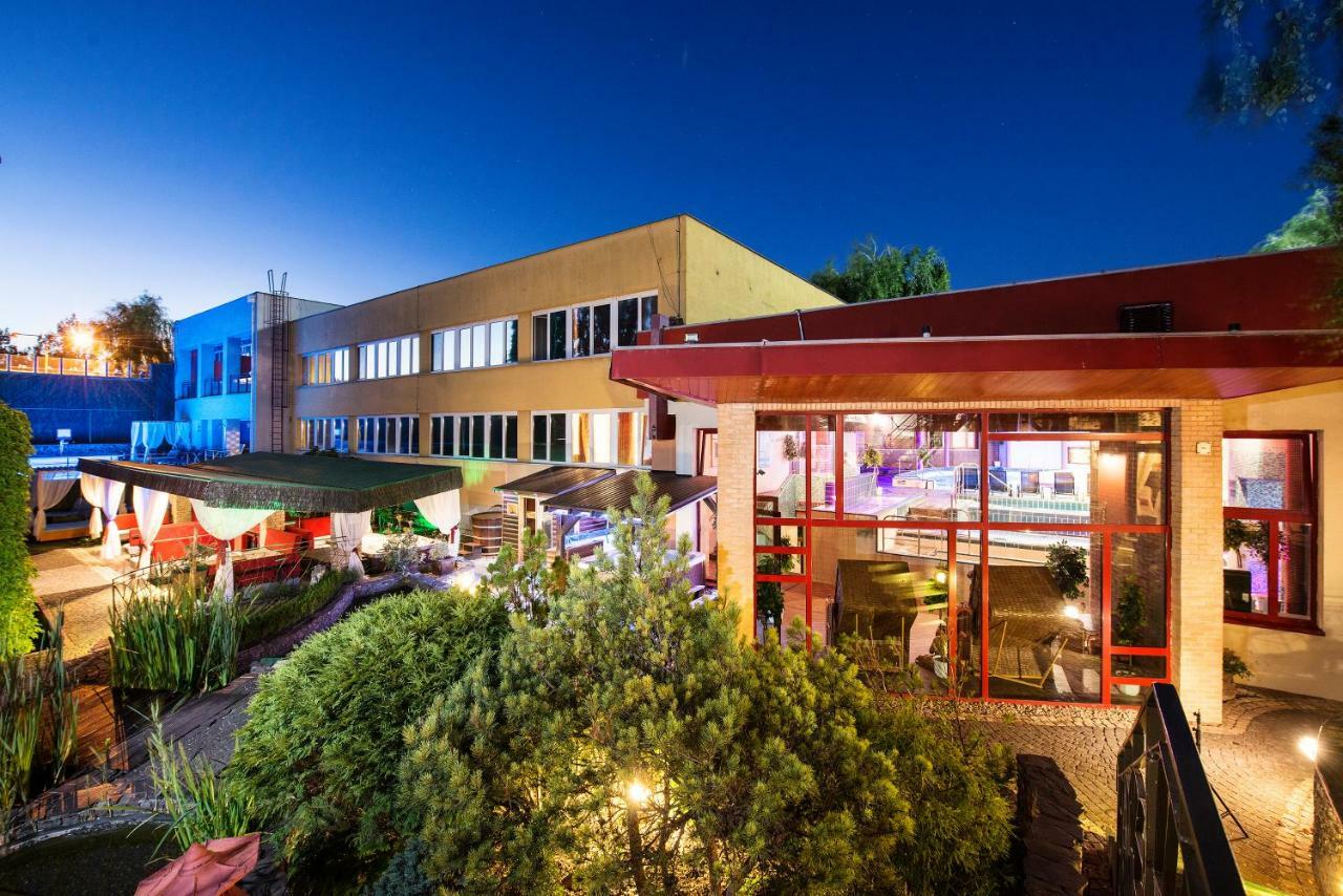 Hotel Therma Dunajska Streda Exterior photo